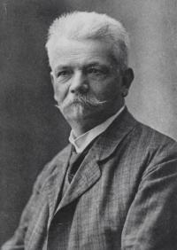 Dr. Phil. Wilhelm Schram 