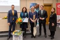 Zleva Ing. Tomáš Soukal, Mgr. Hana Matulová, Dana Vondálová, prof. Tomáš Kubíček, Mgr. Adéla Dilhofová